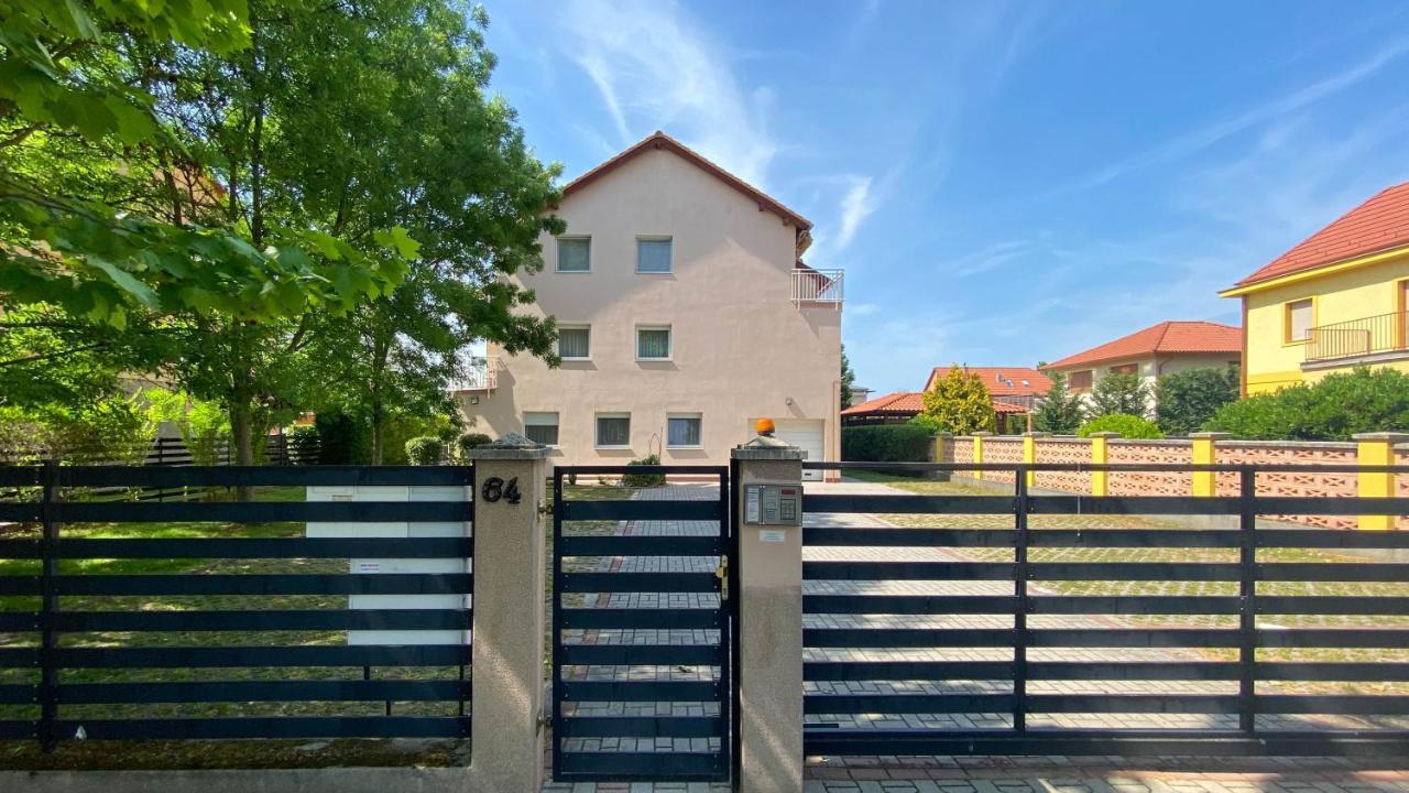 Aranypart Apartman Apartment Siofok Exterior photo